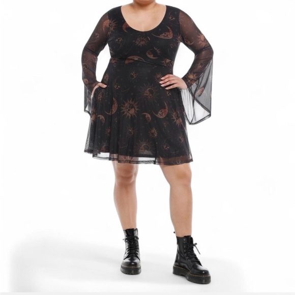 Hot Topic Dresses & Skirts - Cosmic Aura Celestial Skull Mesh Dress Plus Size 5 (26W-28W), Whimsigoth/Grunge